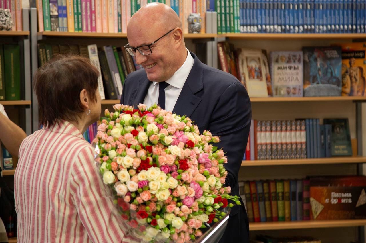 Дмитрий Чернышенко отметил вклад женщин в развитие спорта, туризма, образования, науки и молодежной политики