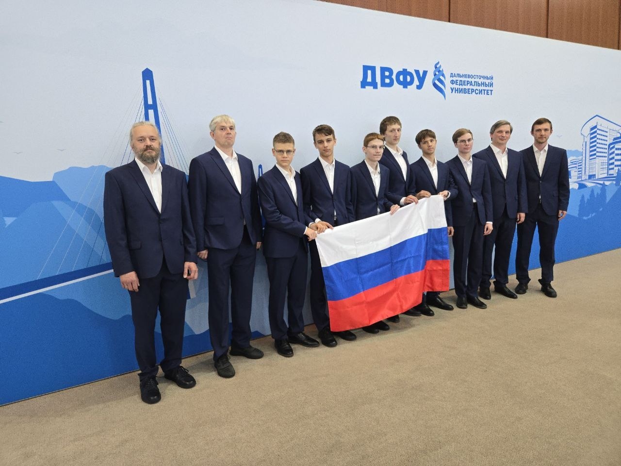 49ce6f3a528fb77d7dac_2000x