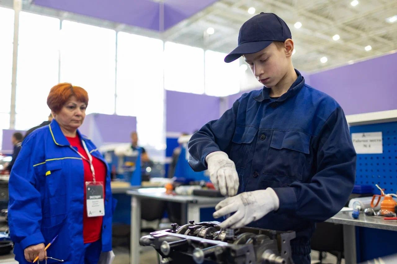 4c642550102e56f553d0_2000x