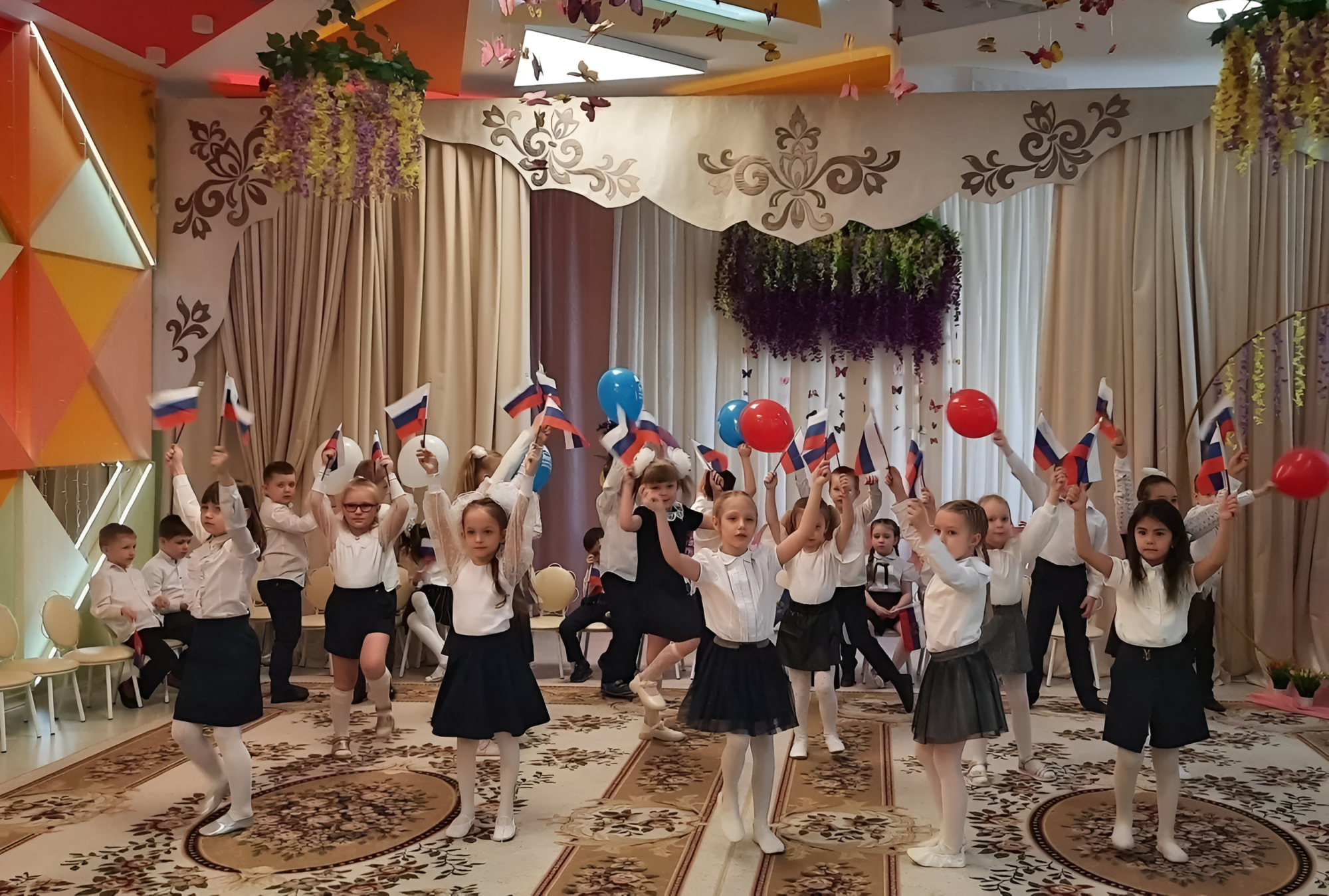 В образовательных организациях проходят мероприятия в честь Дня воссоединения Крыма с Россией