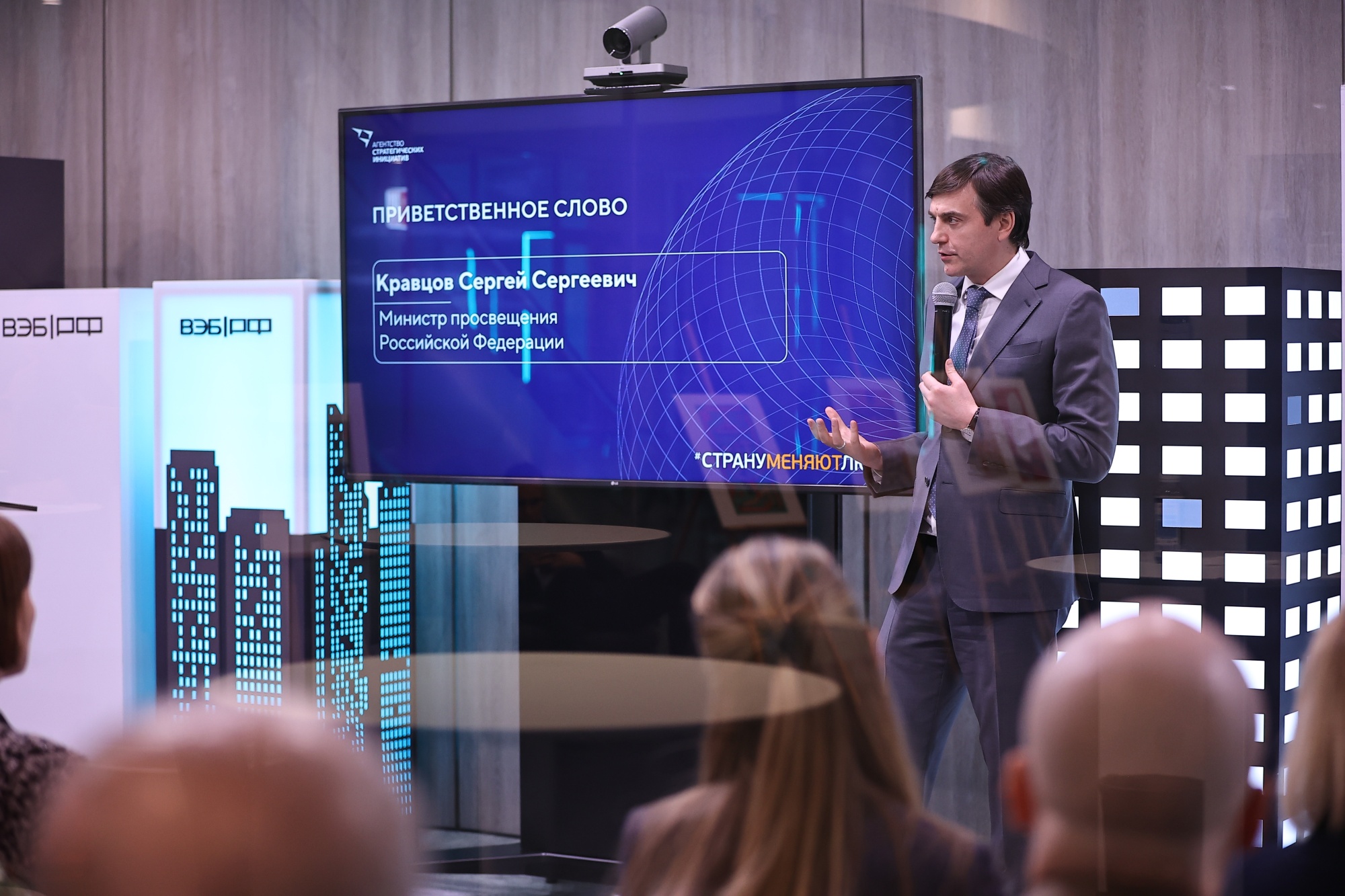 8c09b18854ccdd327c9e_2000x