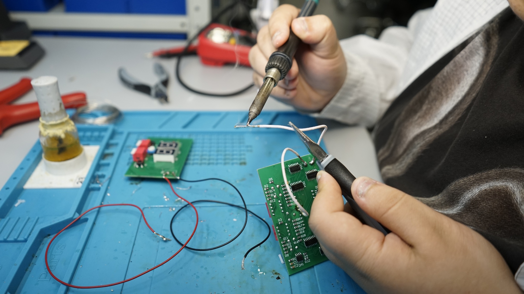 9ec78903cb81122da439_2000x