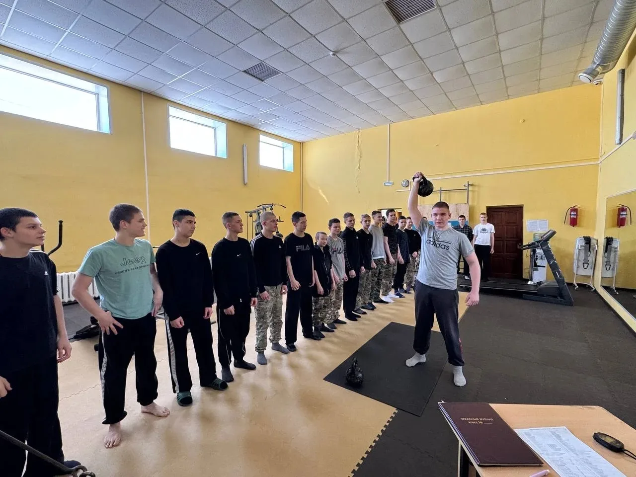 Сила, выносливость и воля к победе: в Орловском СУВУ прошли соревнования по гиревому спорту