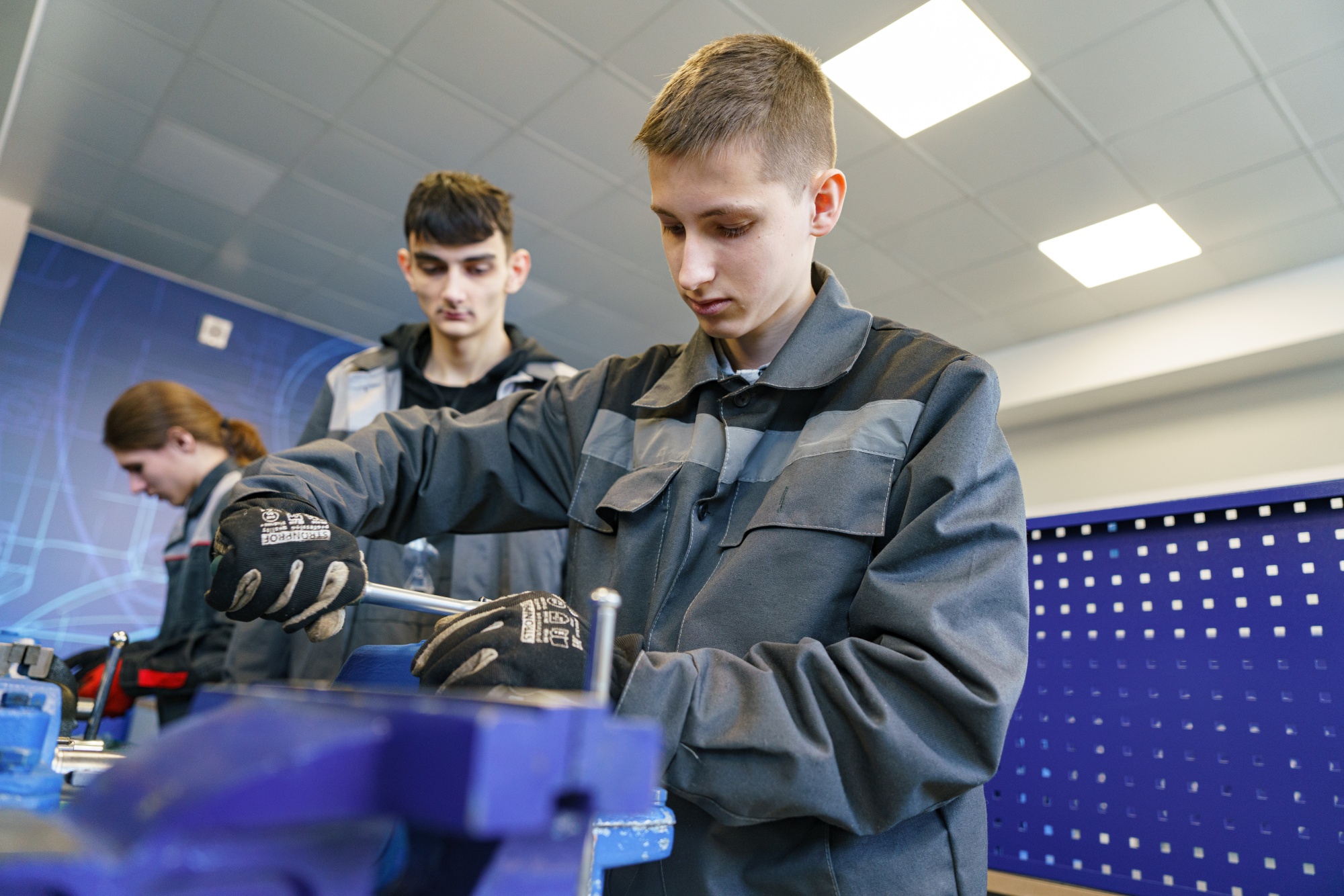 Успешно освоившие рабочую профессию выпускники 9-х классов получат свидетельство о присвоении квалификации