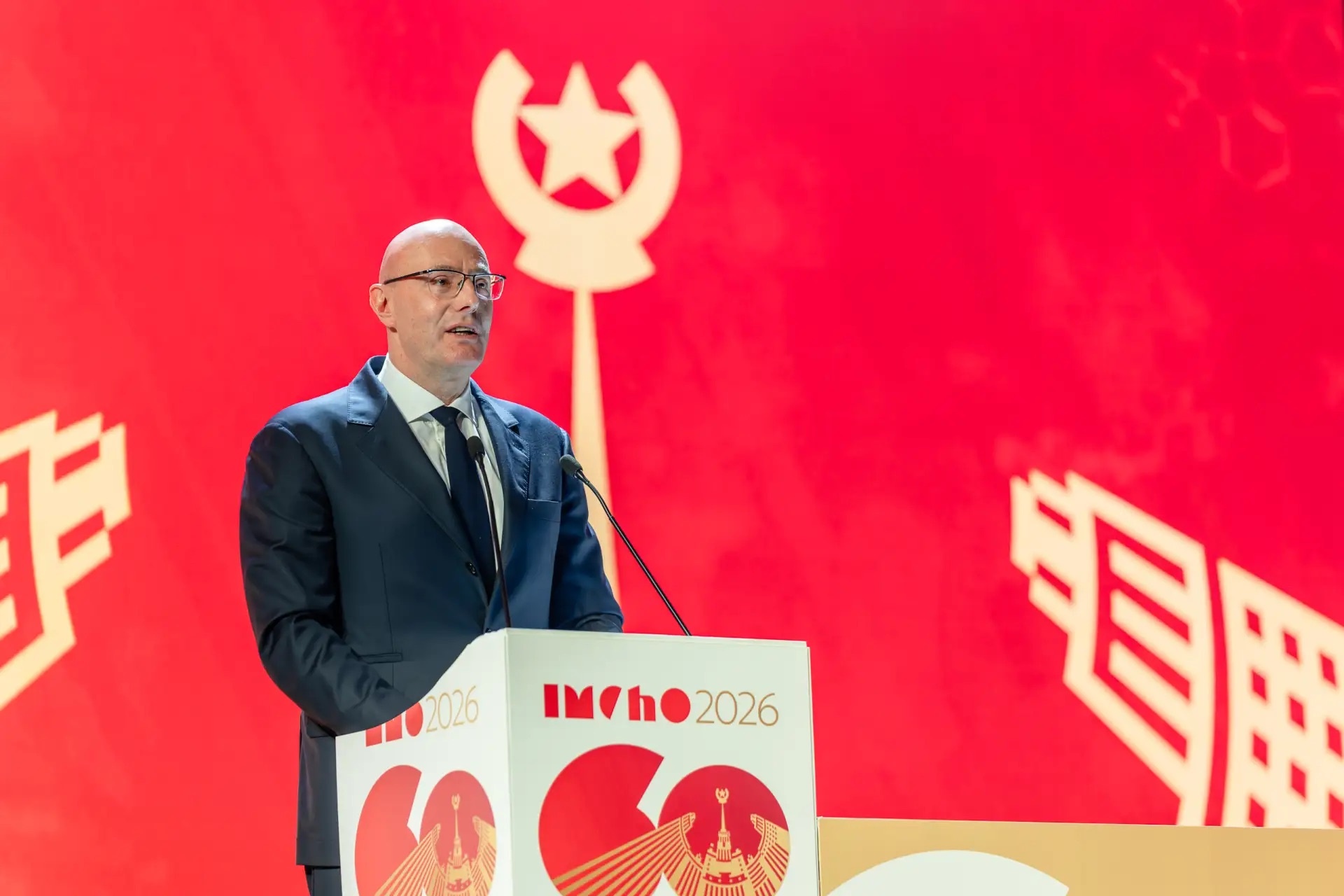 5bfbdf62c556b0413638_2000x