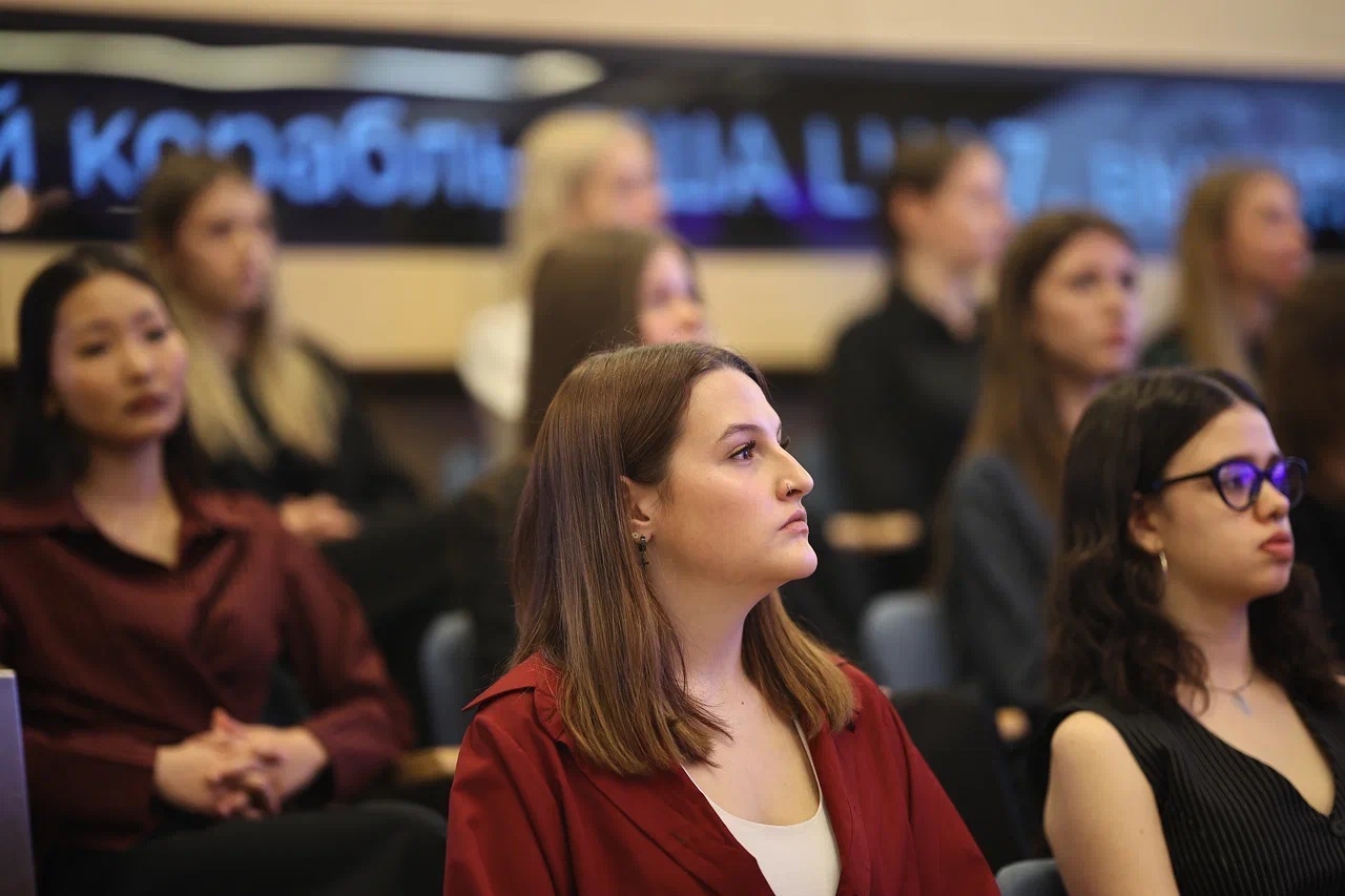 ee329590932fdbce15dd_2000x