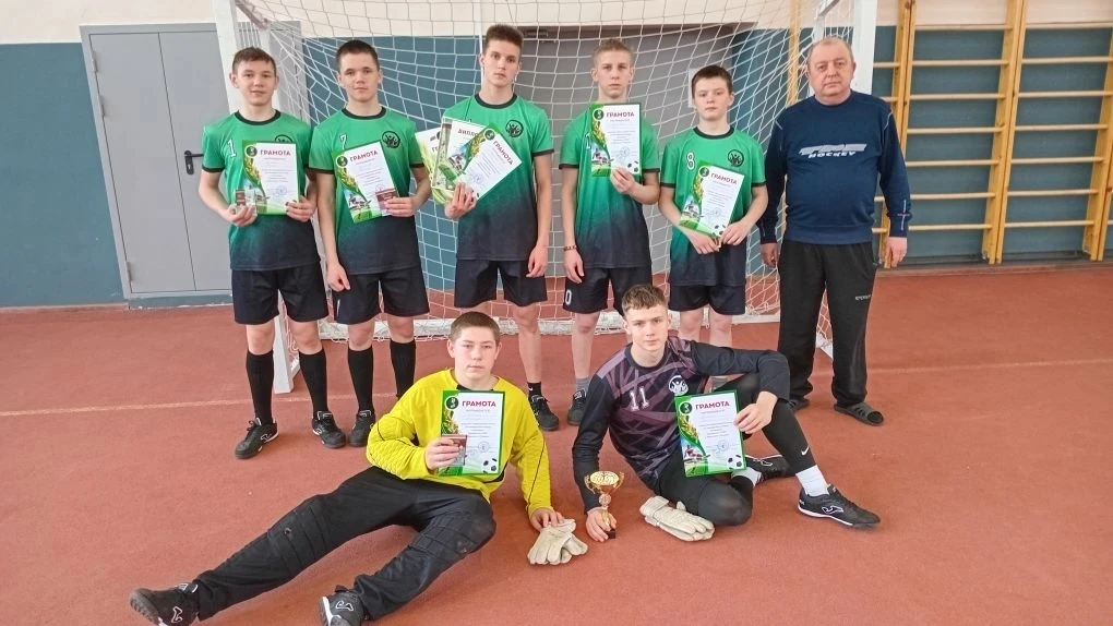 Космическая скорость и воля к победе: футбольный матч в честь 65-летия полета Гагарина