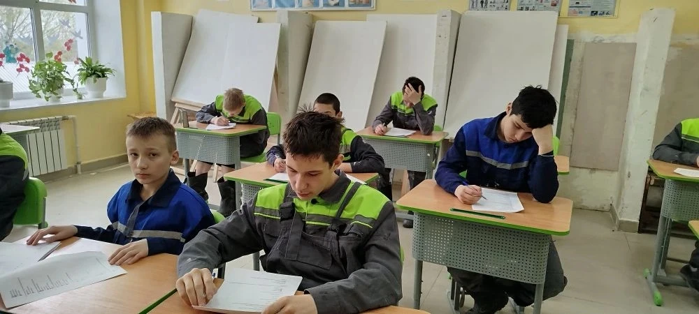 В Орловском СУВУ прошёл конкурс «Лучший по профессии» среди маляров