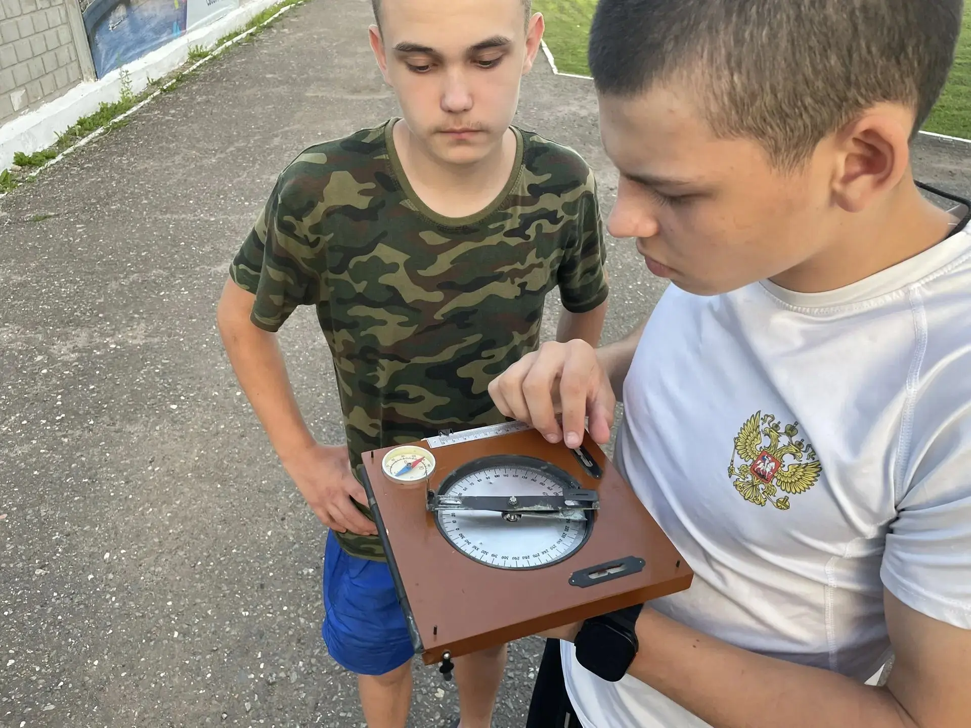 i