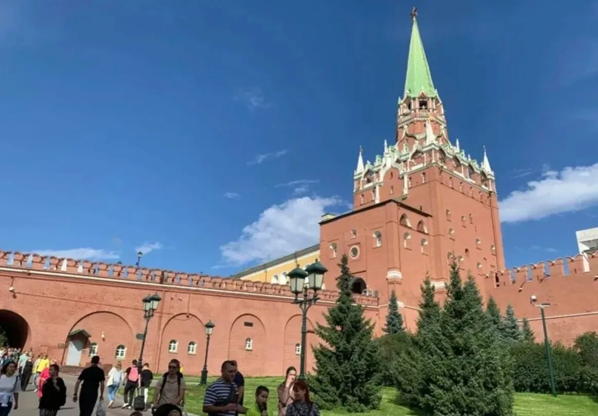 Виртуальное путешествие в сердце России: воспитанники Орловского СУВУ «побывали» в Московском Кремле